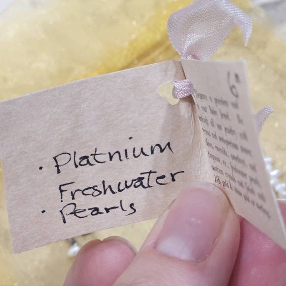 Childs Pearl Bracelet - Picture 5 of 6